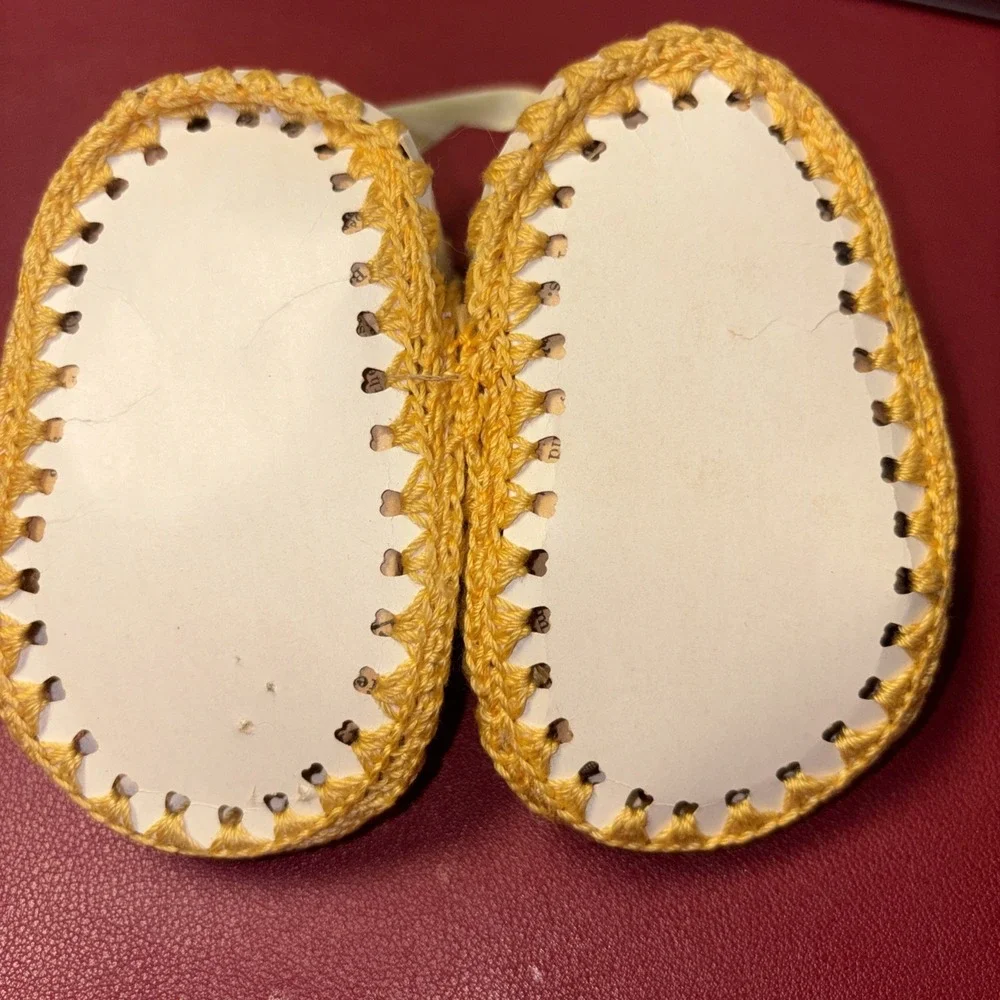 *Vintage Baby Shoe Sewing Pin Cushions Hand Crochet Trim